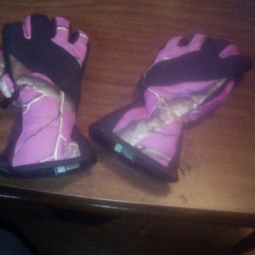 Pink dear gloves